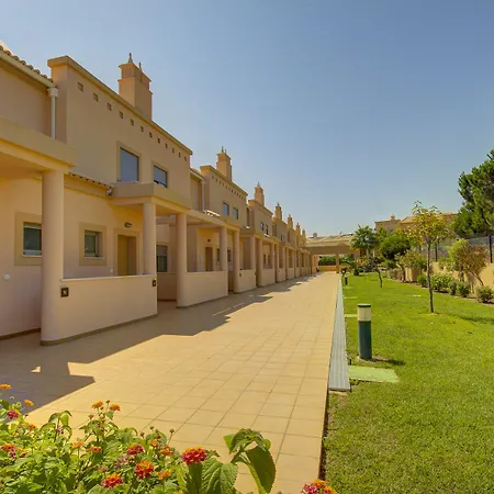 ピンヘイロス ダ バライア ヴィラズ リゾート アルブフェイラ