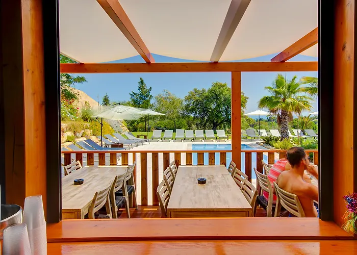 リゾート ピンヘイロス ダ バライア ヴィラズ 4*