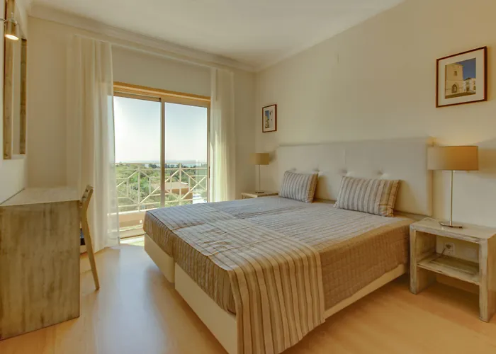 Pinheiros Da Balaia Resort