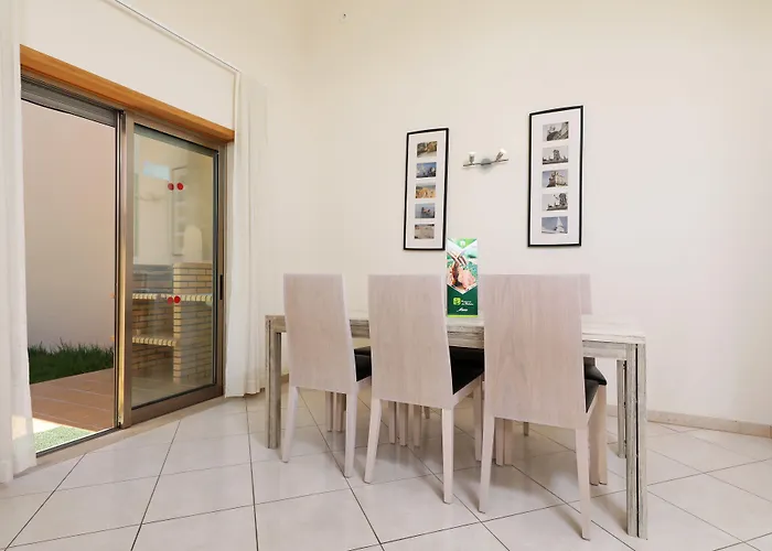 ピンヘイロス ダ バライア ヴィラズ アルブフェイラ