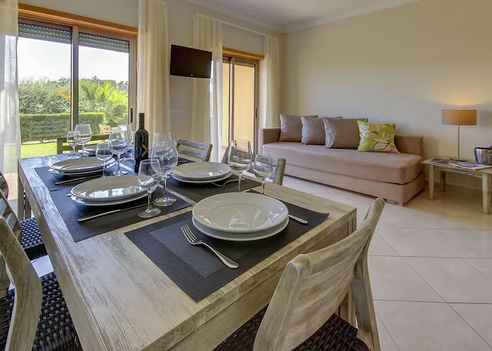 Feriested Pinheiros Da Balaia 4*