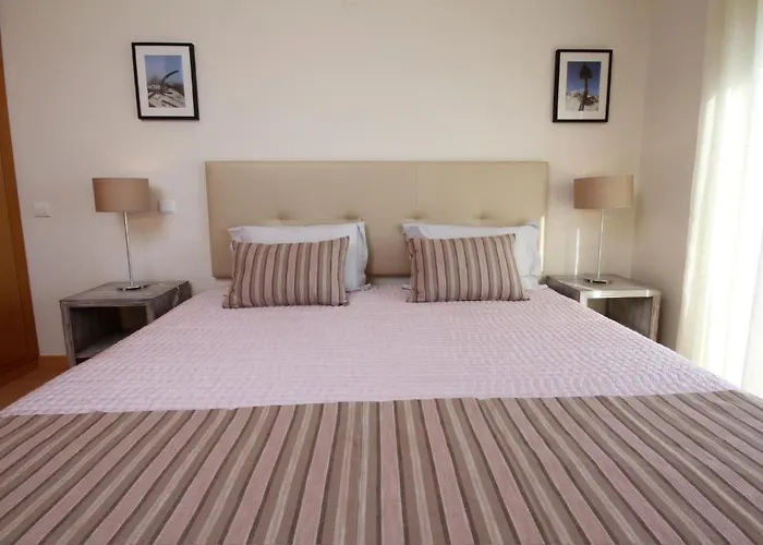 ピンヘイロス ダ バライア ヴィラズ 4* アルブフェイラ